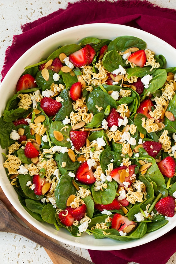 Crunchy Ramen Strawberry Spinach Salad: Your New Summer Obsession
